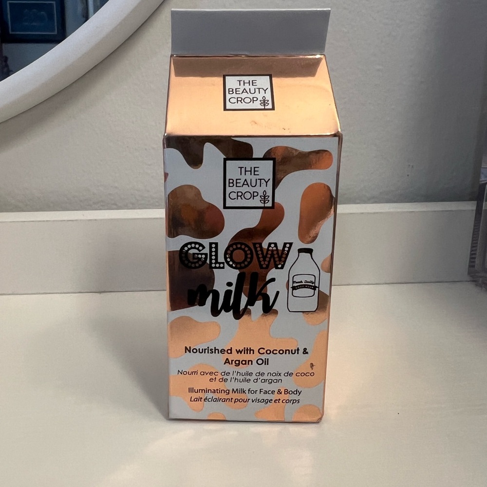 The Beauty Crop Radiant Glow Liquid highlighter in Blind Date